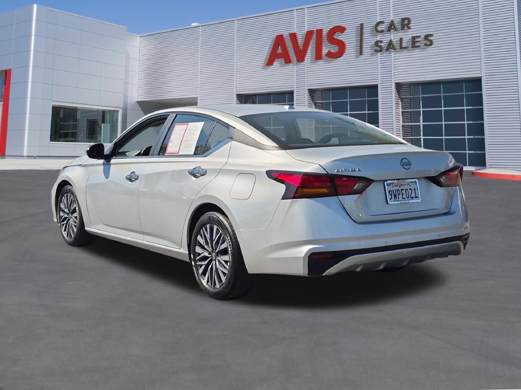 Used 2025 Nissan Altima 2.5 SV FWD image 9