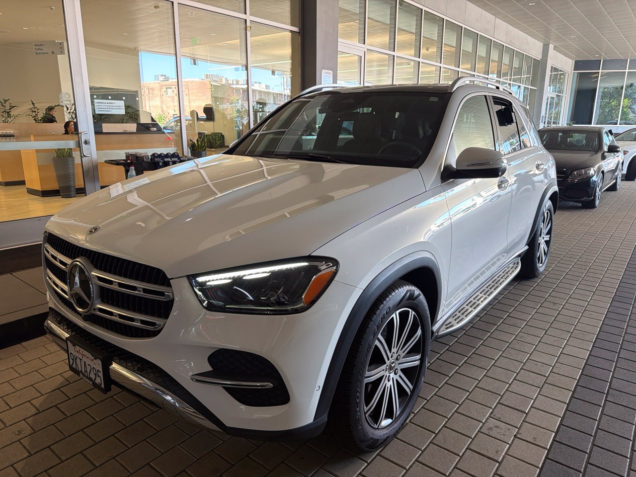 Certified 2024 Mercedes-Benz GLE 350 4MATIC image 4