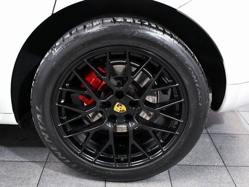 Used 2018 Porsche Macan GTS image 8