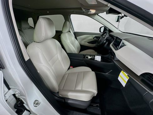 New 2026 Nissan Rogue SV AWD/4WD image 35
