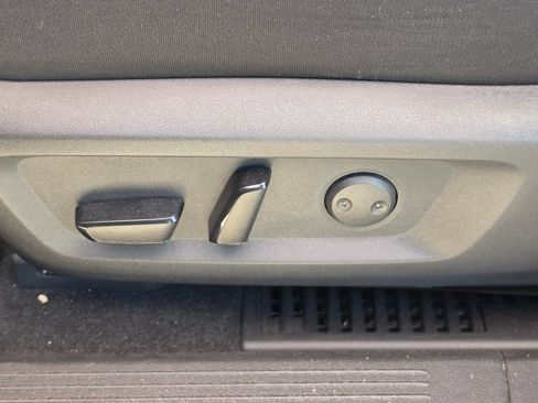 Certified 2024 Nissan Rogue SV FWD image 50