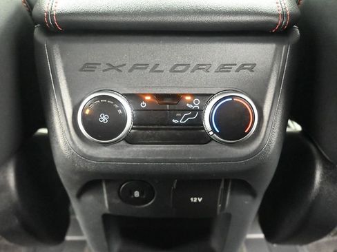 Used 2025 Ford Explorer ST-Line w/ ST-Line Street Pack image 34