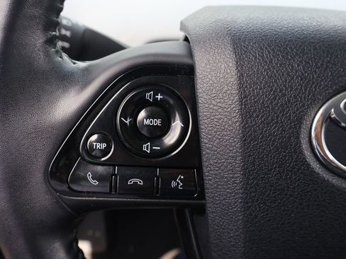 Certified 2021 Toyota Prius XLE FWD image 19