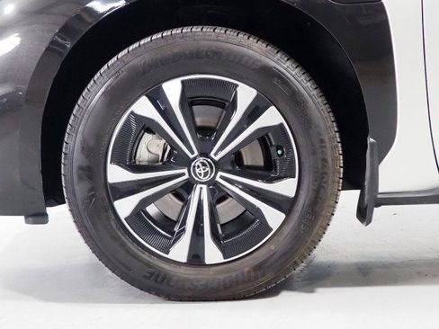 Used 2025 Toyota bZ4X XLE w/ Weather Package image 34