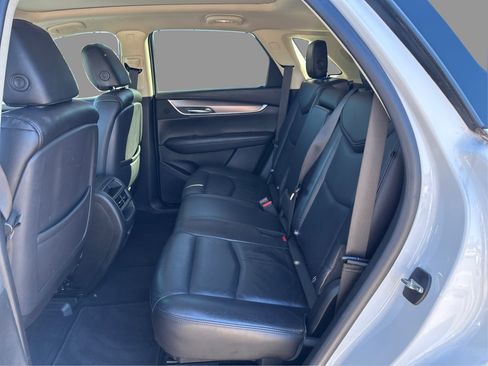Used 2018 Cadillac XT5 Luxury w/ Driver Awareness Package AWD/4WD image 32
