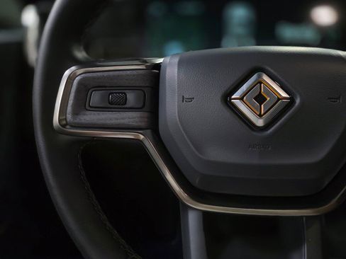 Used 2025 Rivian R1T Adventure image 27