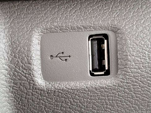 Used 2023 Ford E-Transit Medium Roof w/ Interior Upgrade Package image 28