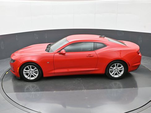 Used 2021 Chevrolet Camaro LS RWD image 31