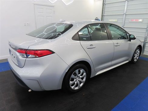 Used 2025 Toyota Corolla LE FWD image 15