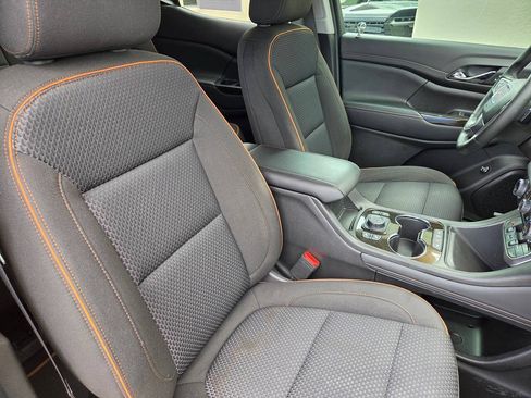Used 2023 GMC Acadia AT4 AWD/4WD image 9