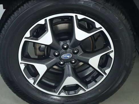 Used 2019 Subaru Crosstrek 2.0i Premium image 12