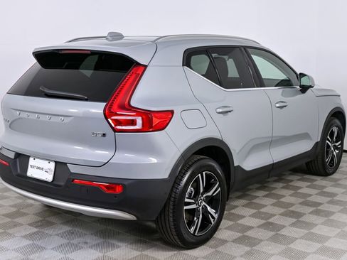 Certified 2025 Volvo XC40 B5 Core image 29