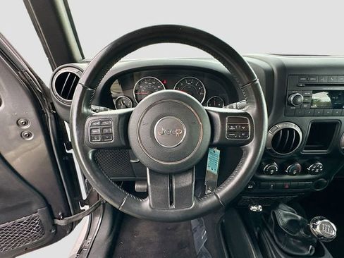 Used 2018 Jeep Wrangler Unlimited Sport w/ Connectivity Group image 10