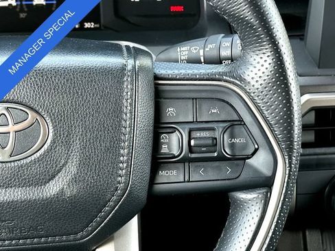 Certified 2025 Toyota 4Runner SR5 AWD/4WD image 24