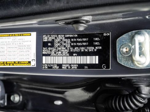 Used 2024 Toyota 4Runner TRD Off-Road Premium AWD/4WD image 45
