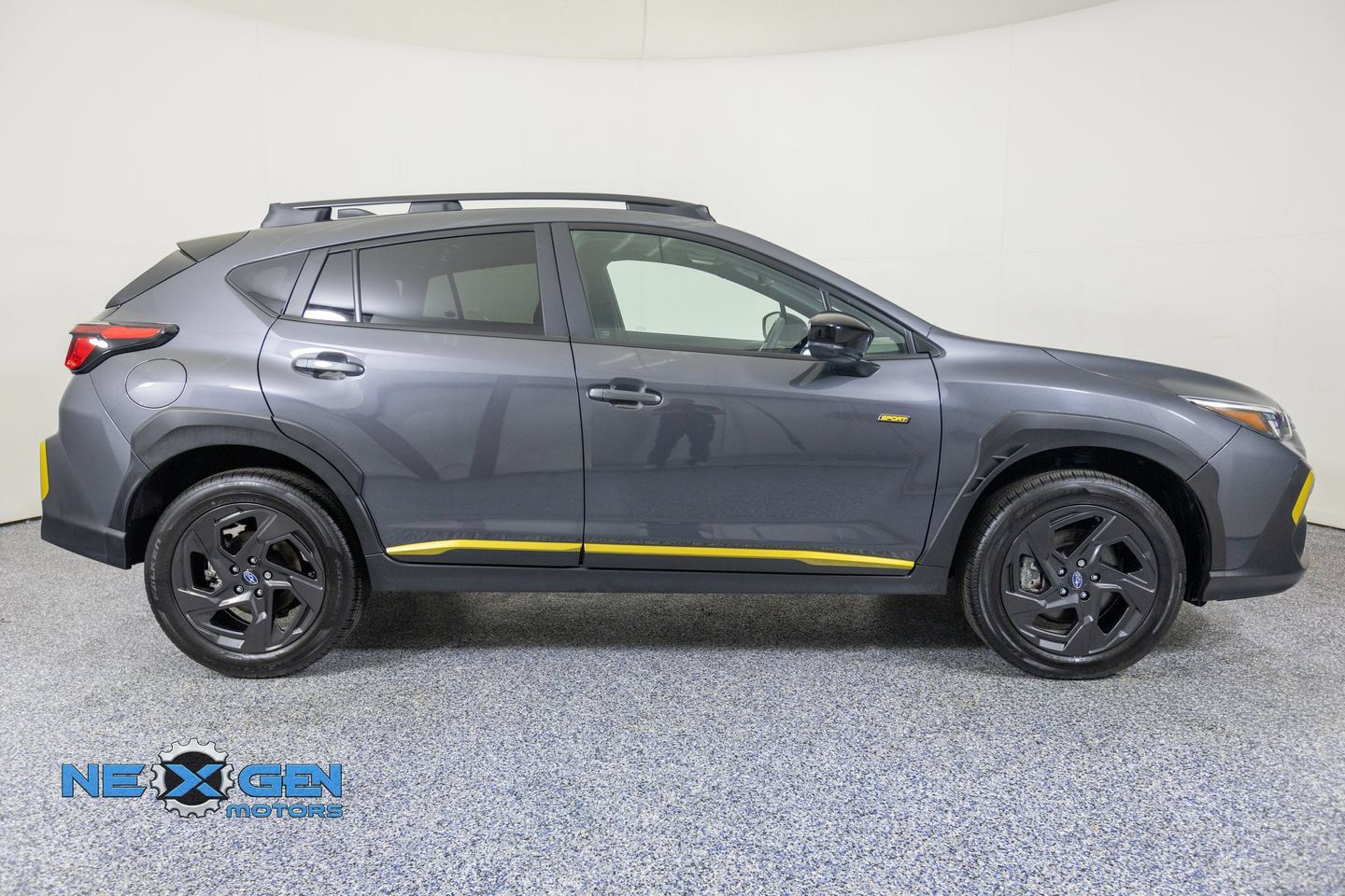 Used 2025 Subaru Crosstrek 2.5i Sport w/ Crosstrek Mirror Package AWD/4WD image 9