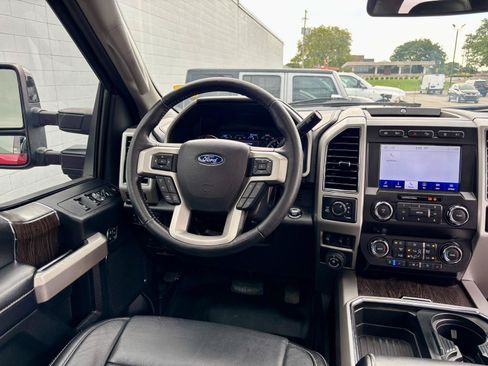 Used 2020 Ford F350 Lariat AWD/4WD image 3
