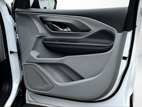 Used 2023 GMC Terrain SLE w/ Driver Convenience Package image 26