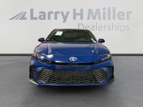 Used 2025 Toyota Camry SE w/ Multimedia Upgrade Package FWD image 8