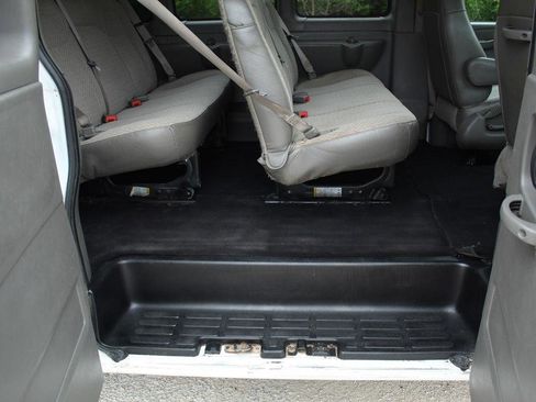 Used 2019 Chevrolet Express 3500 LT w/ LT Preferred Equipment Group image 18