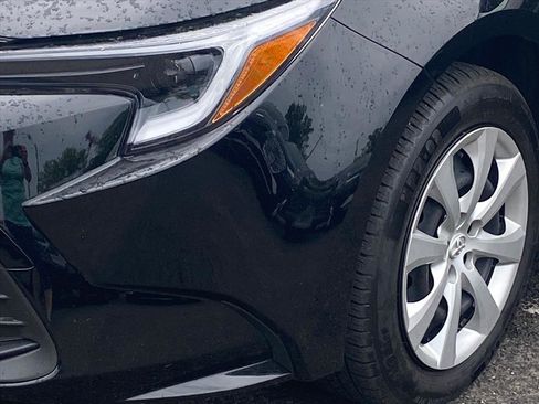 Used 2025 Toyota Corolla LE image 20