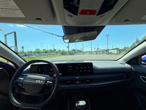 Used 2025 Kia K4 FWD image 32