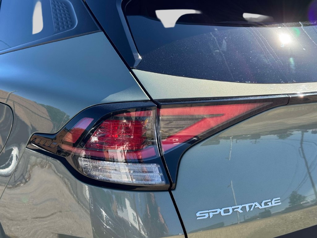 Used 2023 Kia Sportage X-Line w/ X-Line Premium Package AWD/4WD image 9