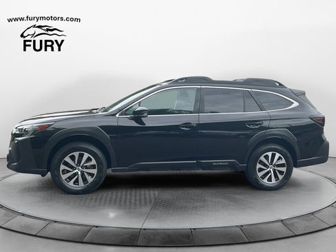 Used 2023 Subaru Outback Premium AWD/4WD image 6