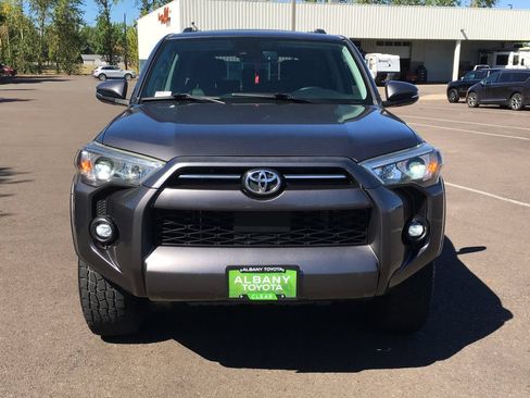 Used 2021 Toyota 4Runner SR5 Premium w/ Moonroof Package AWD/4WD image 11