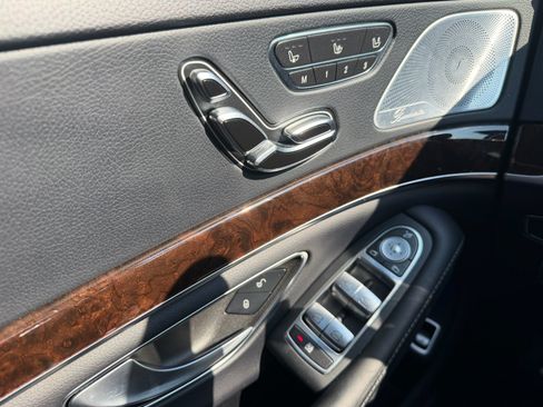 Used 2018 Mercedes-Benz S 560 4MATIC Sedan image 11