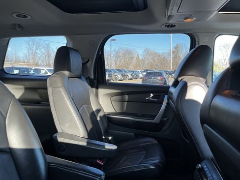 Used 2011 GMC Acadia SLT w/ Technology Package image 41