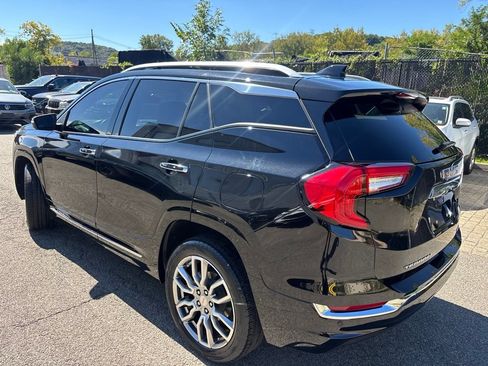 Used 2023 GMC Terrain Denali w/ Denali Premium Package AWD/4WD image 4