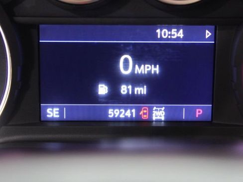 Used 2022 Chevrolet Silverado 2500 Custom w/ Custom Value Package image 5