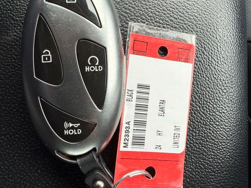 Used 2024 Hyundai Elantra SEL FWD image 13