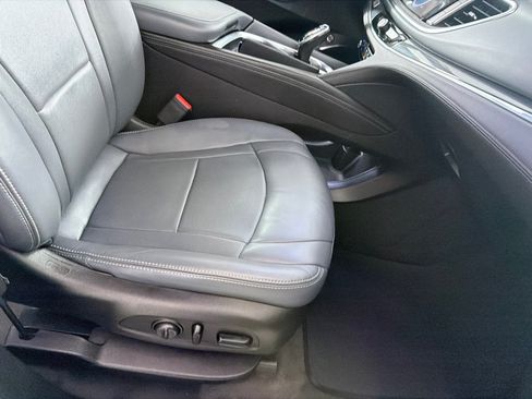 Used 2019 Buick Enclave Essence FWD image 26