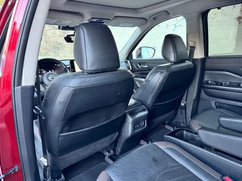 Used 2022 Nissan Pathfinder Platinum w/ Cargo Package FWD image 22
