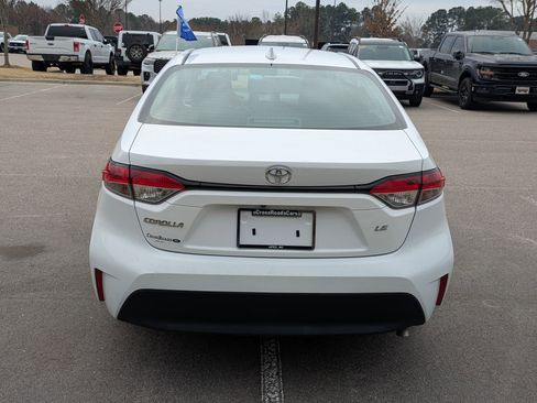 Used 2024 Toyota Corolla LE image 5