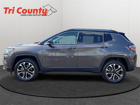 Used 2022 Jeep Compass Limited w/ Sun and Sound Group image 5
