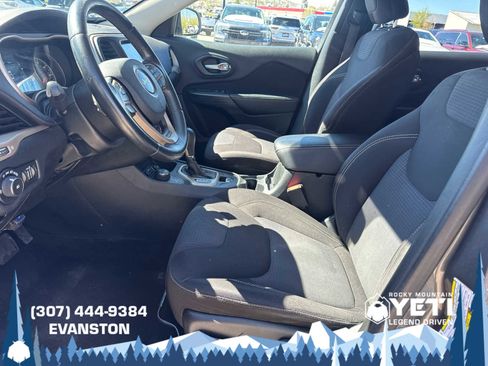 Used 2015 Jeep Cherokee Latitude AWD/4WD image 22