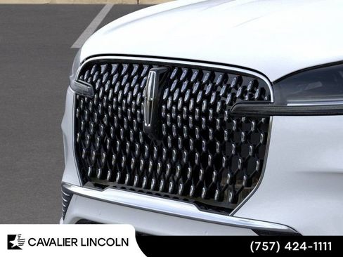 Used 2026 Lincoln Aviator AWD image 17