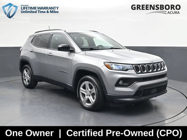 Used 2023 Jeep Compass Latitude w/ Sun and Sound Group AWD/4WD image 3