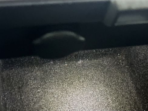 Used 2022 Tesla Model Y Long Range AWD/4WD image 25