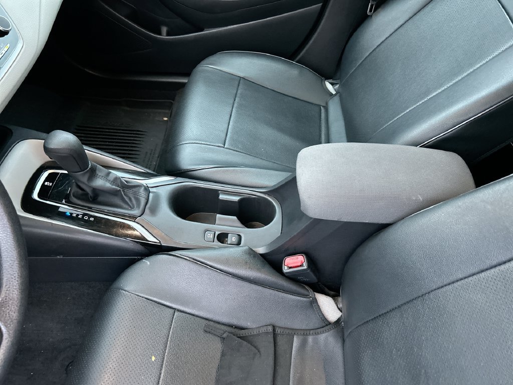 Used 2025 Toyota Corolla LE FWD image 27