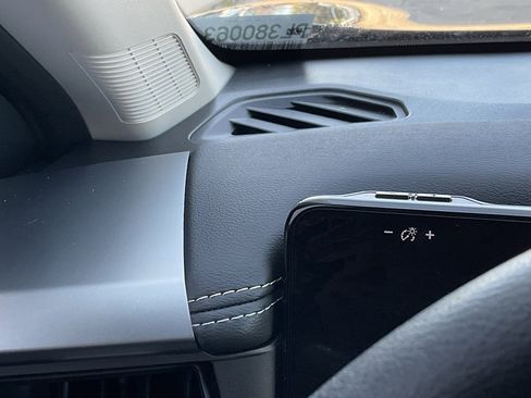 Used 2025 Nissan Kicks SV image 25