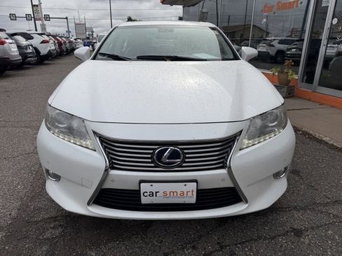 Used 2013 Lexus ES 300h image 2