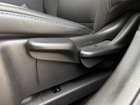 Used 2025 Chevrolet Trax LT image 28