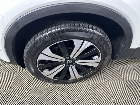 Used 2023 Volvo XC40 Recharge Plus w/ Protection Package Premier image 10