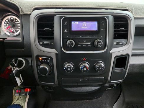 Used 2014 RAM 1500 Express RWD image 17