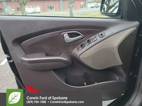 Used 2013 Hyundai Tucson Limited image 19