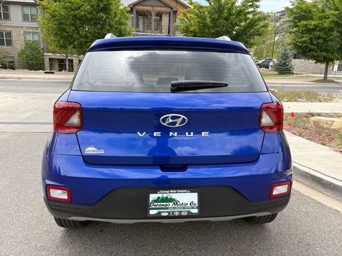 Used 2024 Hyundai Venue Limited FWD image 7